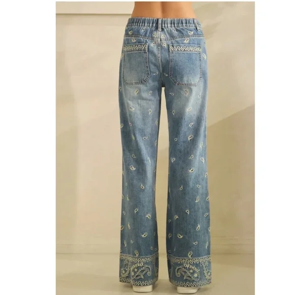 Oli & Hali Stretchy Waist Paisley Embroidered Straight Leg Denim Jeans - Picture 2 of 6